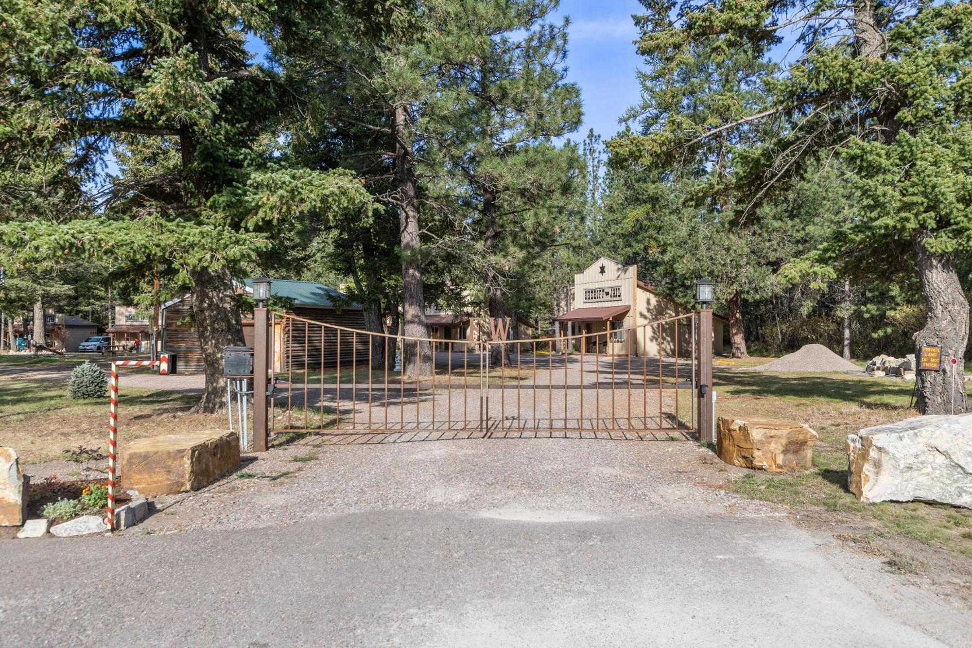 Fort Williamson Glacier Vacation Rentals Columbia Falls Exterior foto